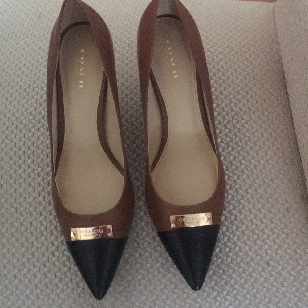 COACH pumps